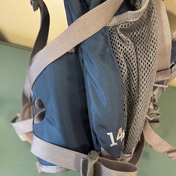 EMS Blue & Gray Nylon Skytop Waist/Shoulder Pack. - Picture 7 of 12